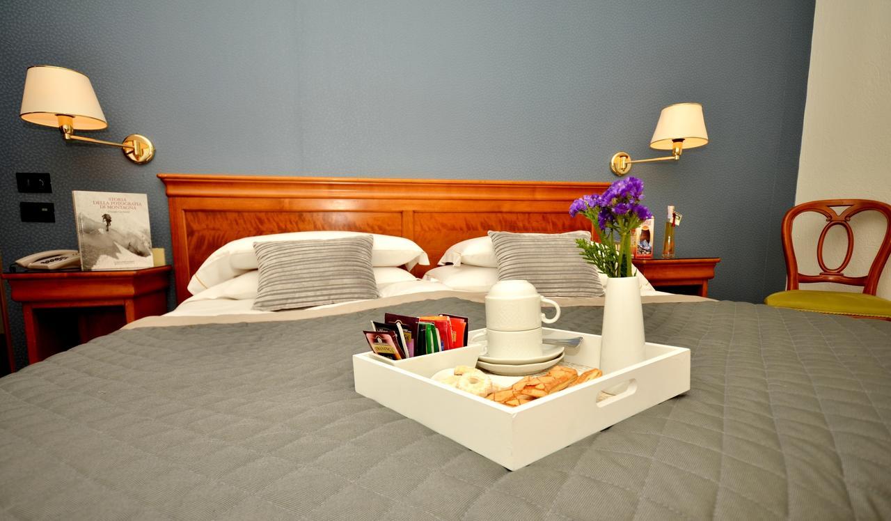 Double or Twin Room,640211202:JPEG